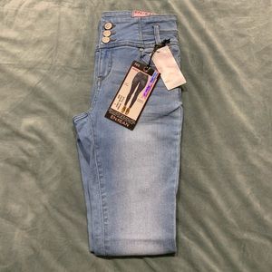 Brand New Women’s Skinny Jeans